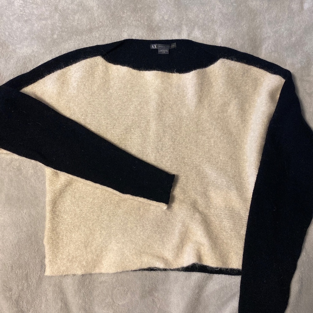 - Rare small Armani h-holiday-2014 wool crop top black & cream split top XS